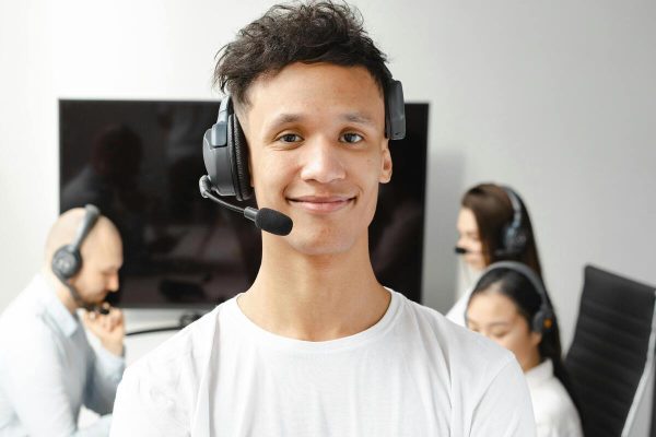 Customer service agent tasked to review customer feedback insights for businesses