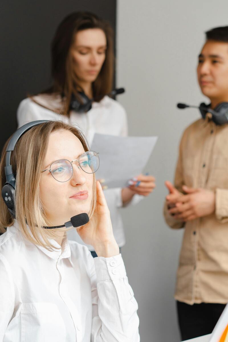 Customer service agents implementing proactive customer support strategies