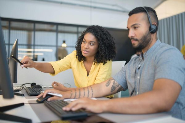 SaaS help desk agents handling customer support calls